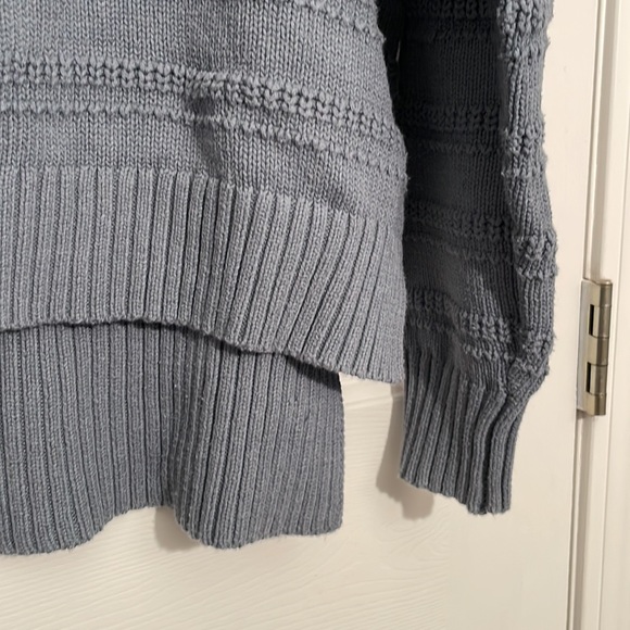 Large Blue Woven Pattern Sweater - Picture 3 of 5